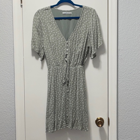 Abercrombie and Fitch Green Button-Down mini Dress - Picture 1 of 4